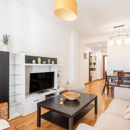 Apartamento RENTHAS Capuchinos Centro Málaga Exterior foto