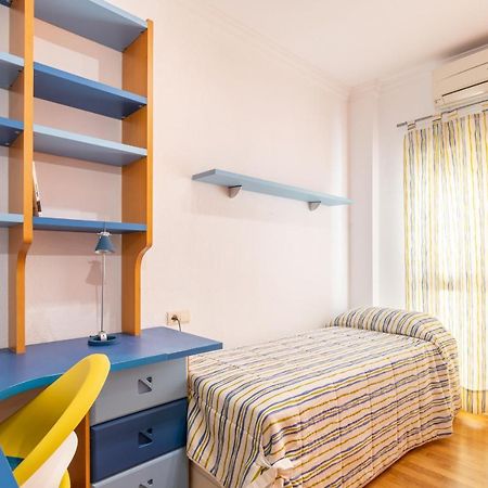 Apartamento RENTHAS Capuchinos Centro Málaga Exterior foto