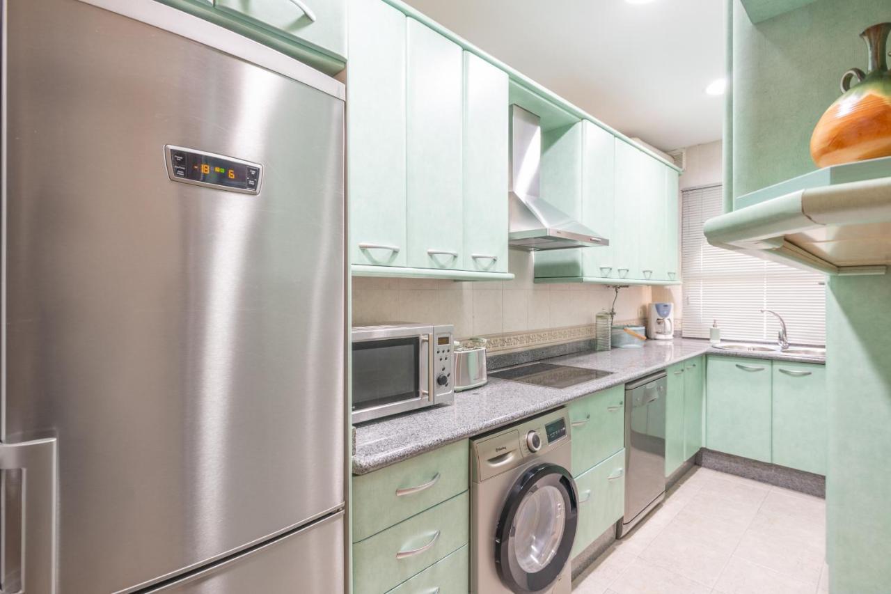 Apartamento RENTHAS Capuchinos Centro Málaga Exterior foto
