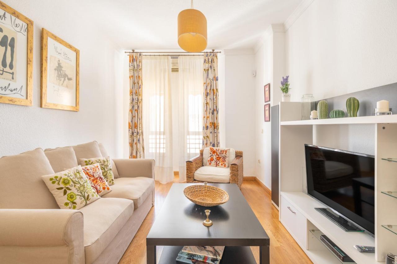 Apartamento RENTHAS Capuchinos Centro Málaga Exterior foto