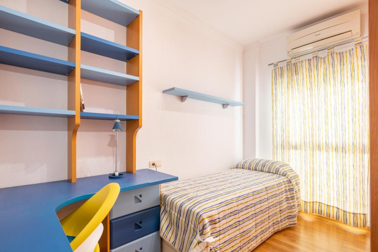 Apartamento RENTHAS Capuchinos Centro Málaga Exterior foto