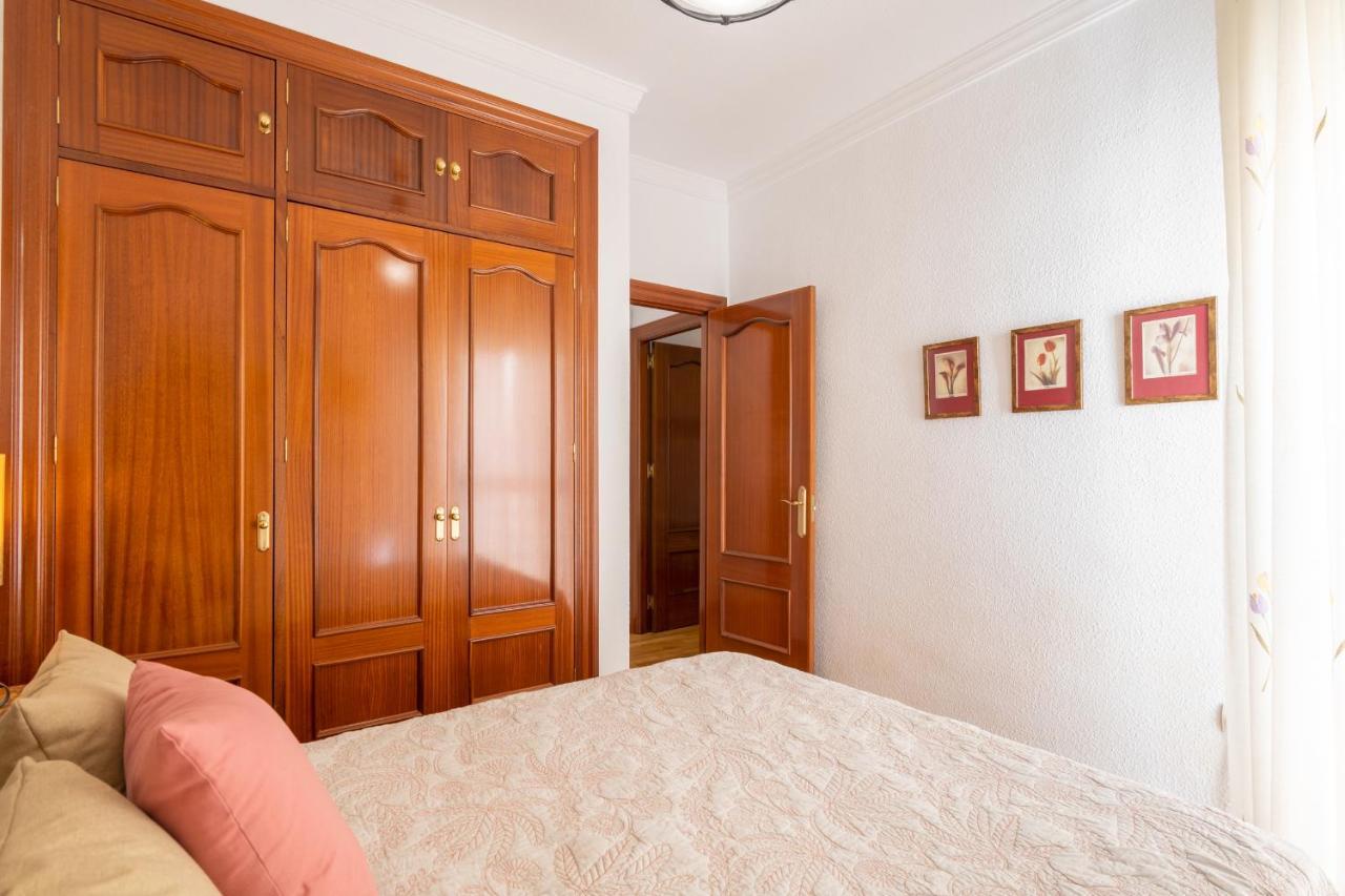 Apartamento RENTHAS Capuchinos Centro Málaga Exterior foto